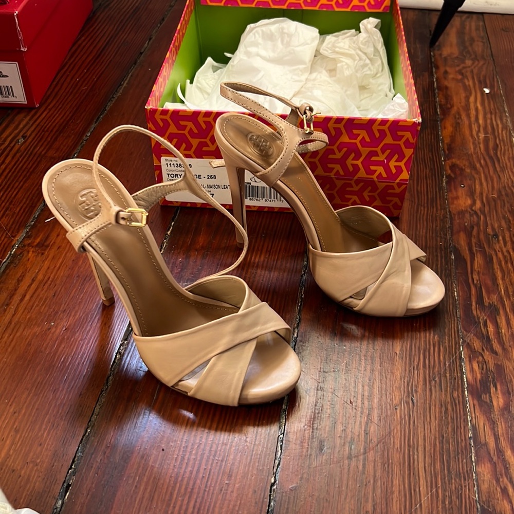 Tory Burch Beige Pump Sandals Anise